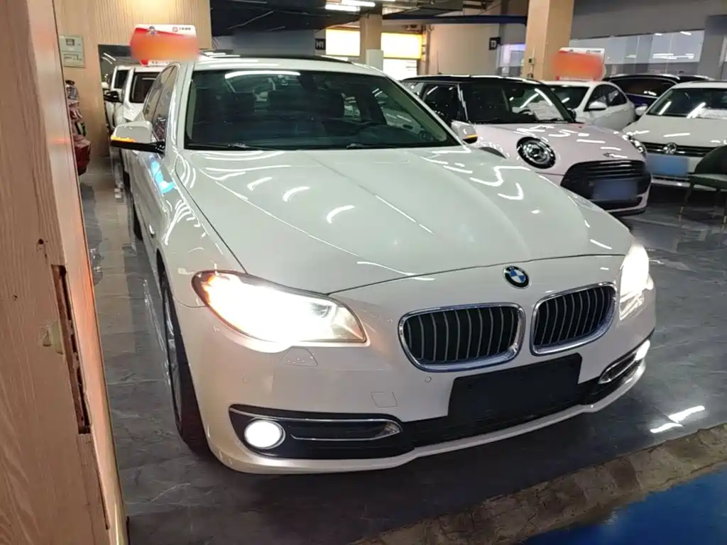 BMW 5 Series — миниатюра 4