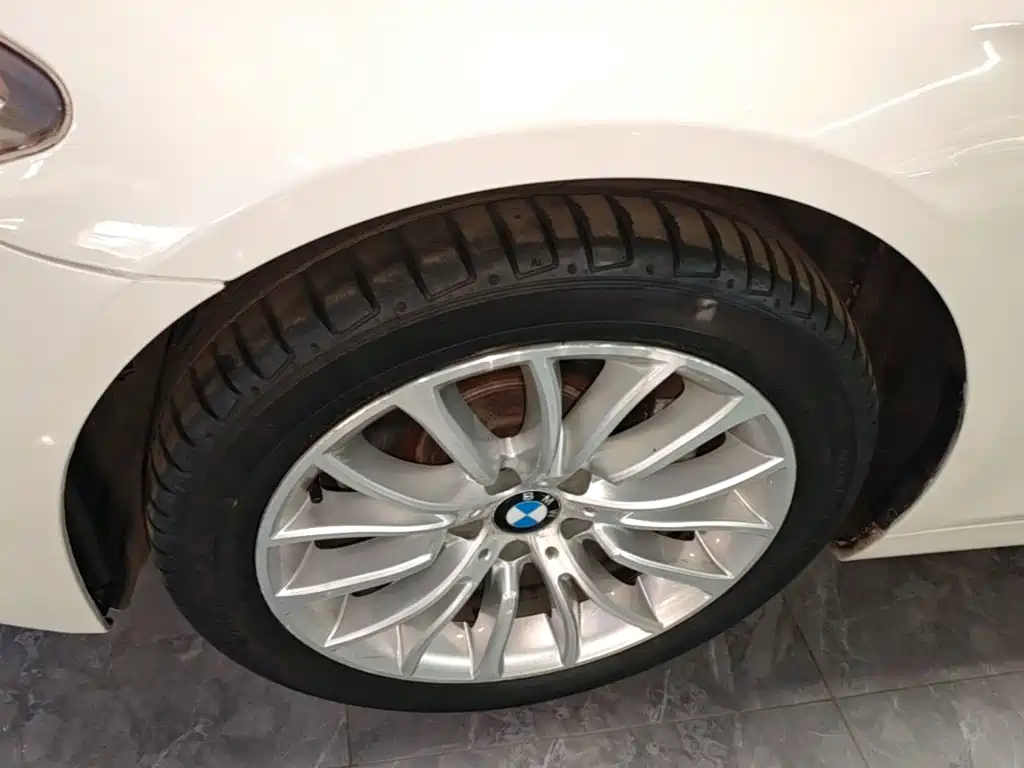 BMW 5 Series — миниатюра 23