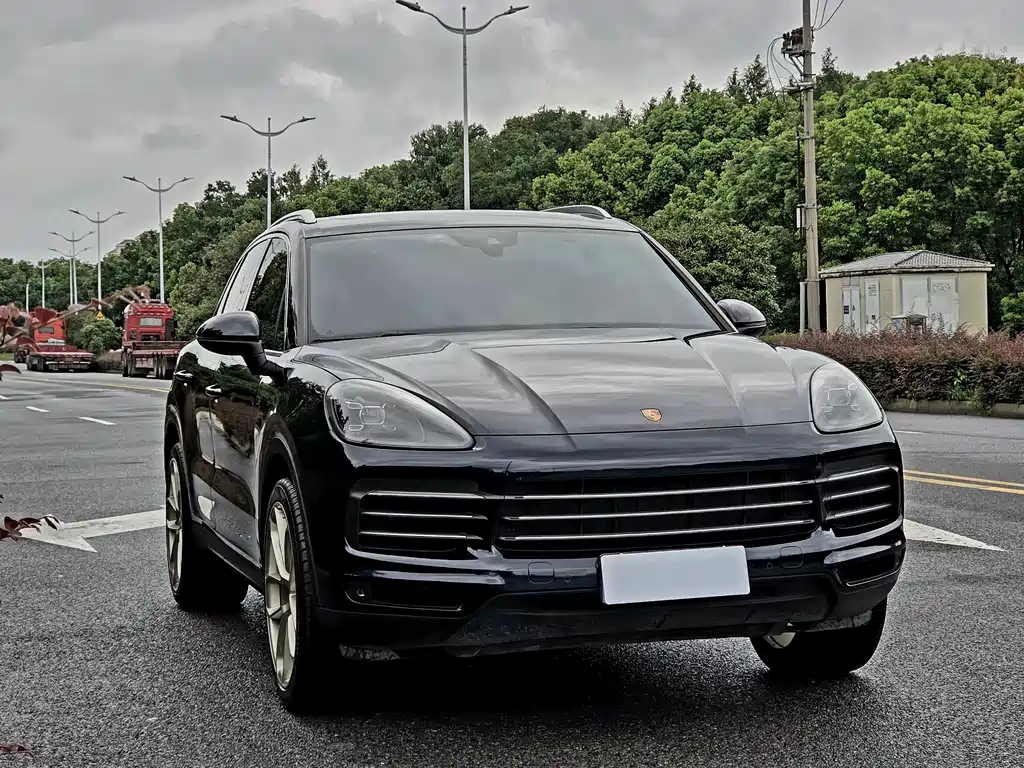 Porsche Cayenne — миниатюра 4