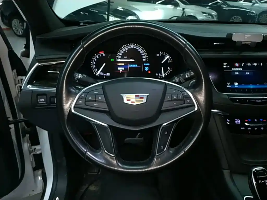 Cadillac XT5 — миниатюра 11