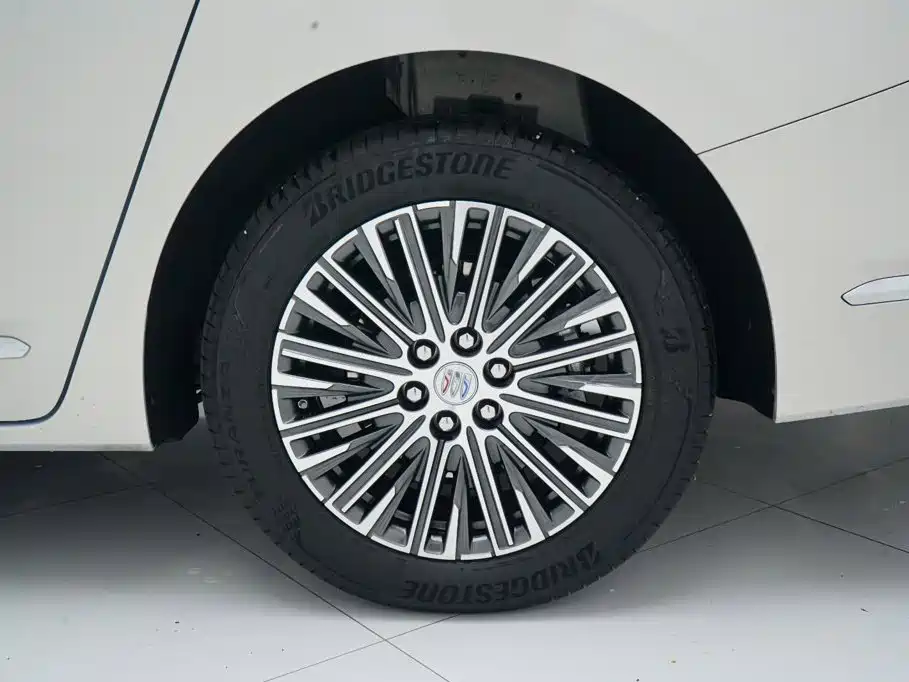 Buick GL8 Hybrid — миниатюра 24