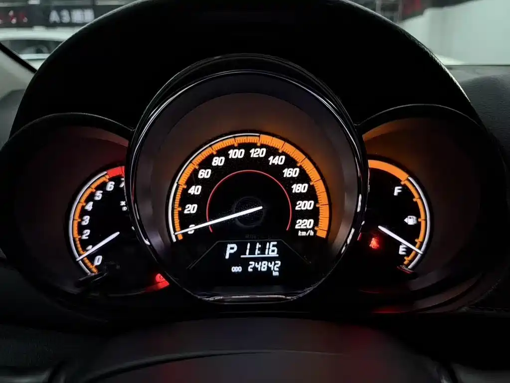 Toyota Yaris L — миниатюра 7