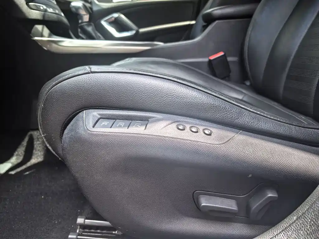 Peugeot 408 — миниатюра 14