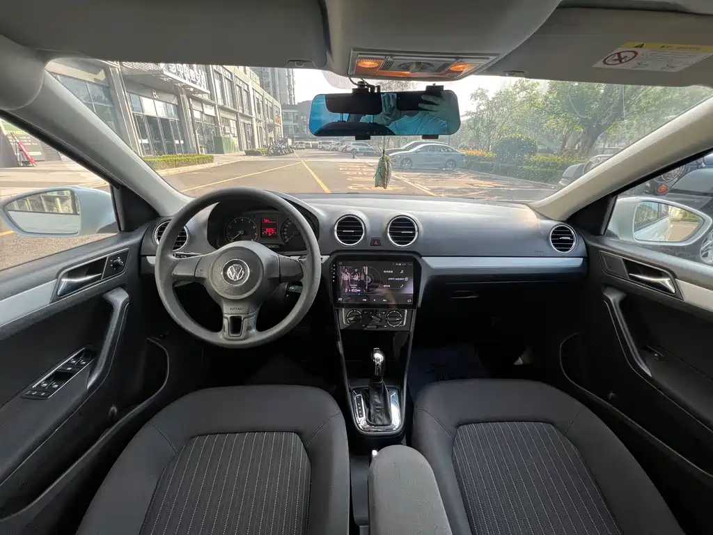 Volkswagen Jetta — миниатюра 7