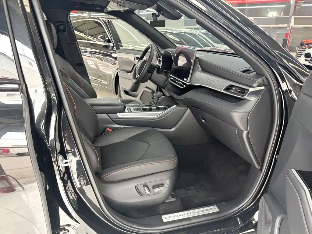 Toyota Crown Kluger — миниатюра 7