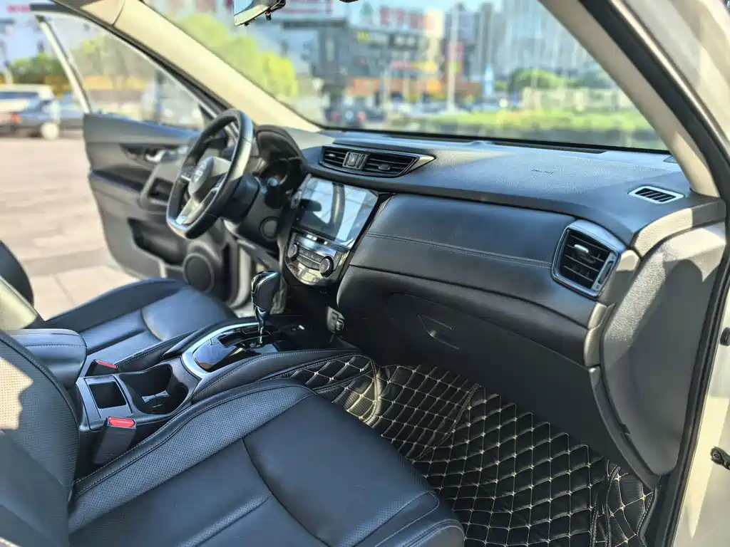 Nissan X-Trail — миниатюра 12