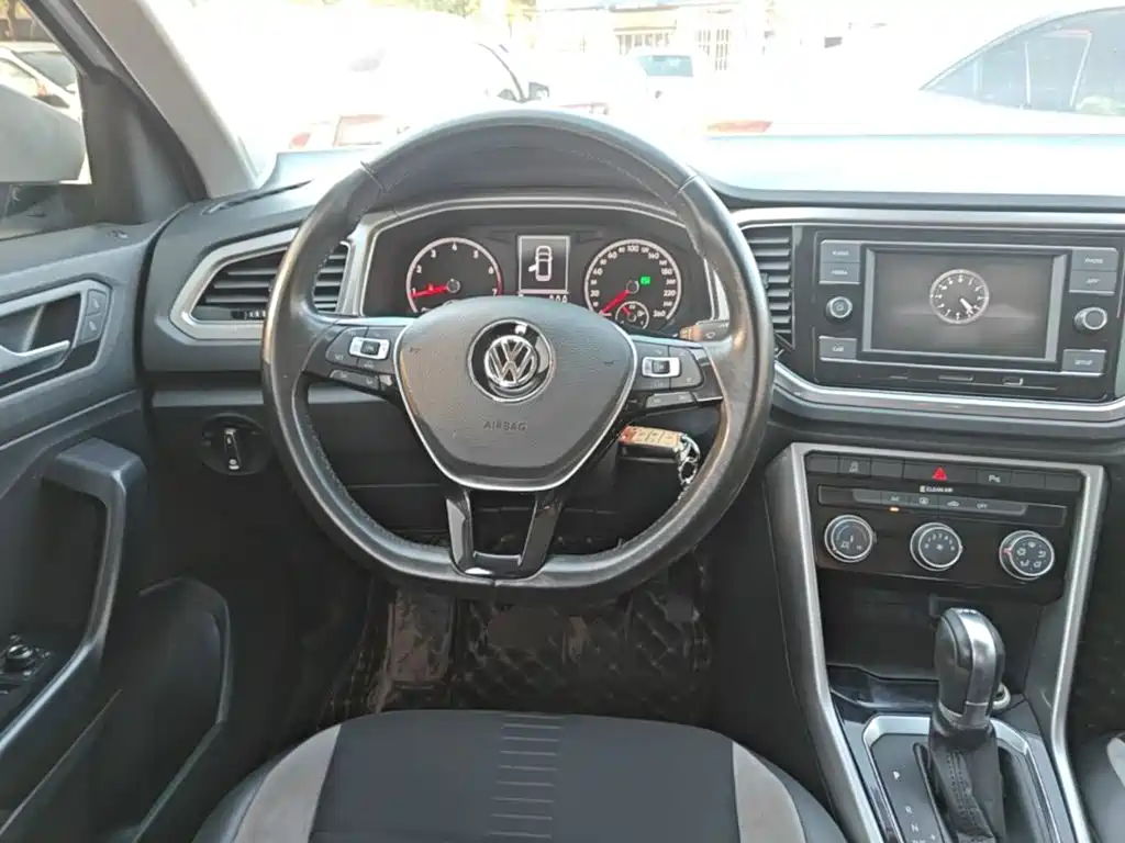 Volkswagen T-Roc — миниатюра 11