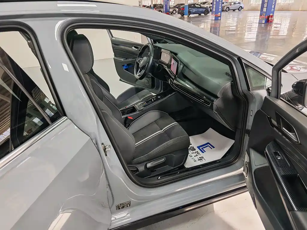 Volkswagen Golf — миниатюра 11