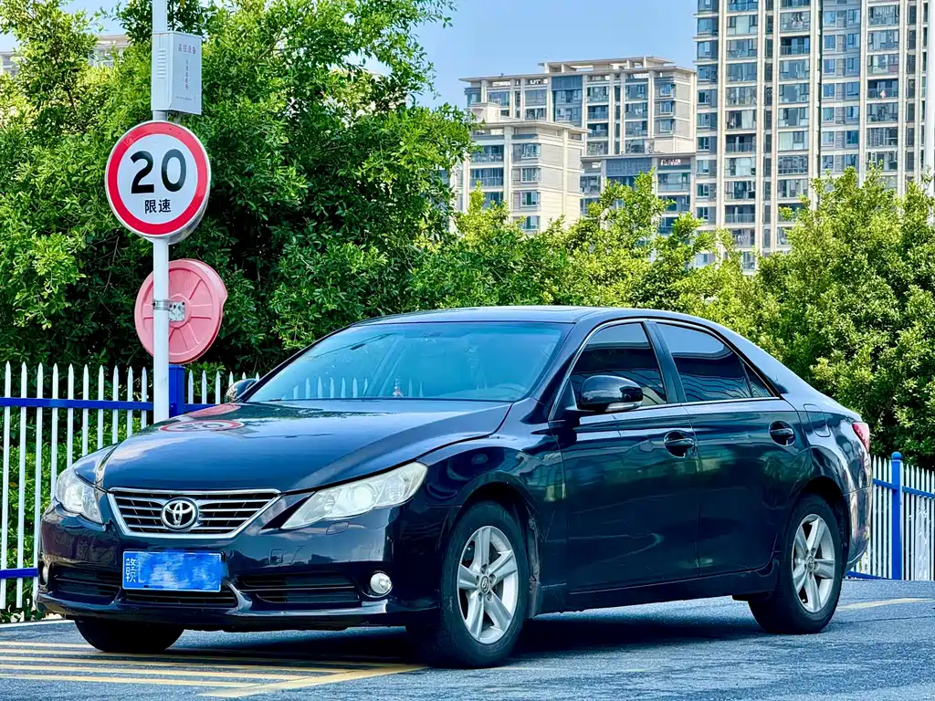 Toyota Reiz