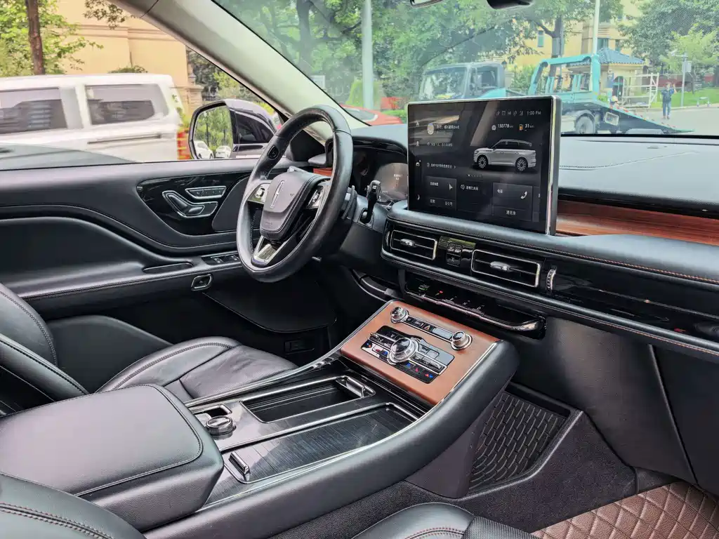 Lincoln Aviator — миниатюра 11