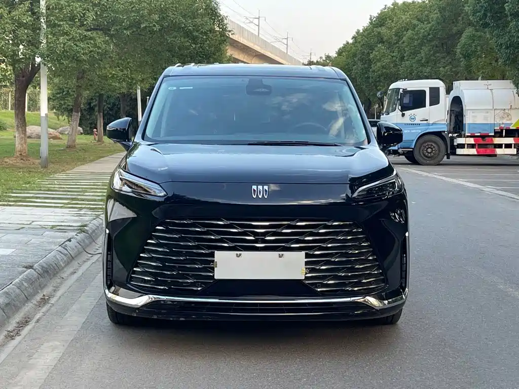 Buick GL8 Hybrid — миниатюра 3