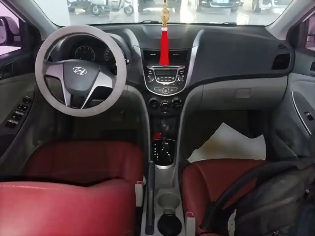 Hyundai Verna — миниатюра 10