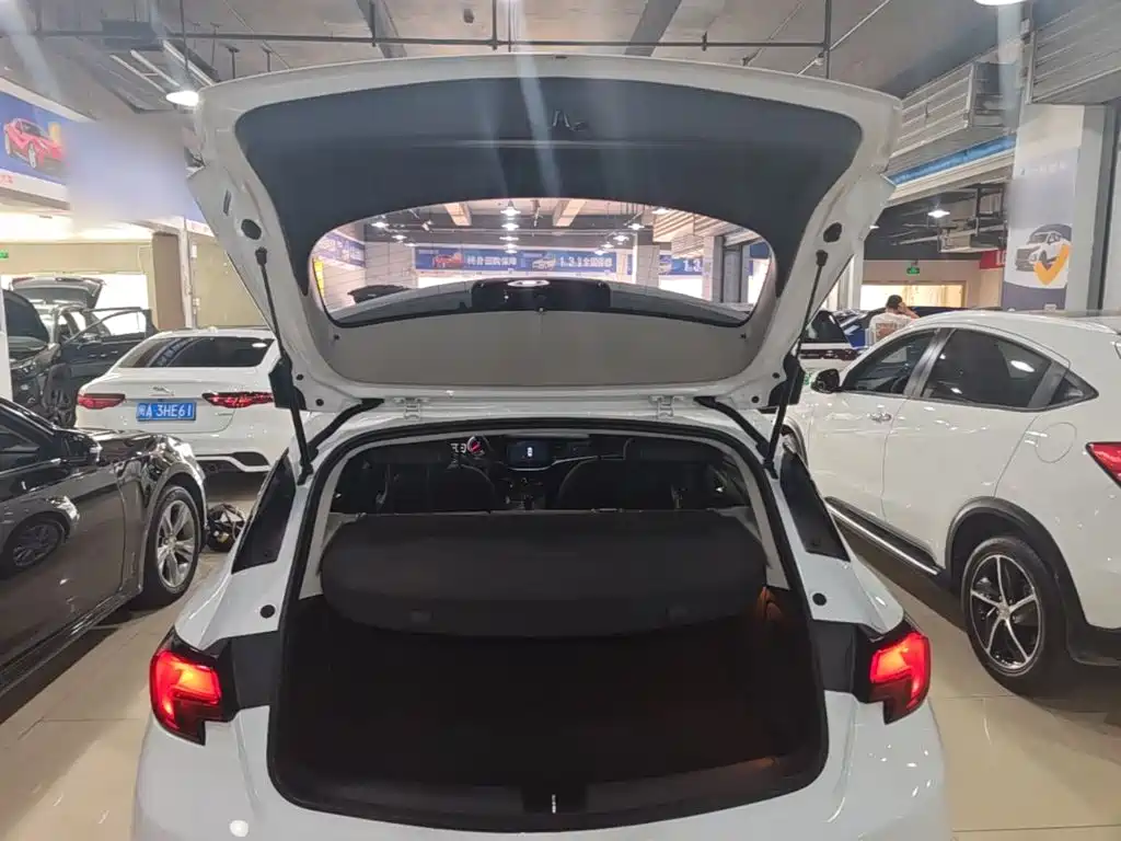 Buick Verano — миниатюра 19