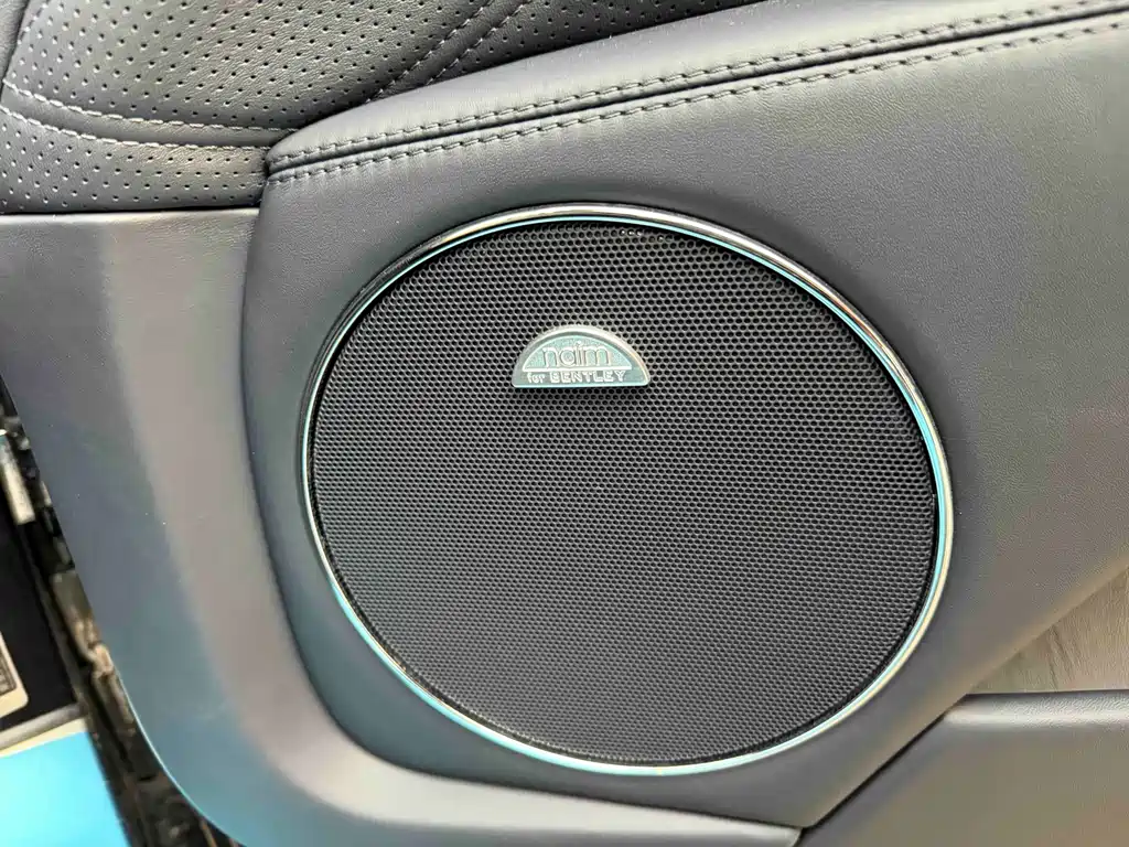 Bentley Flying Spur — миниатюра 11