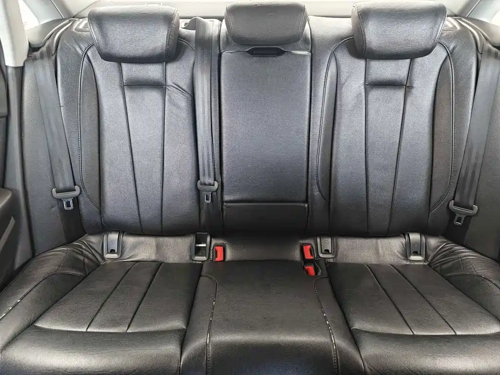 Audi A4L — миниатюра 15