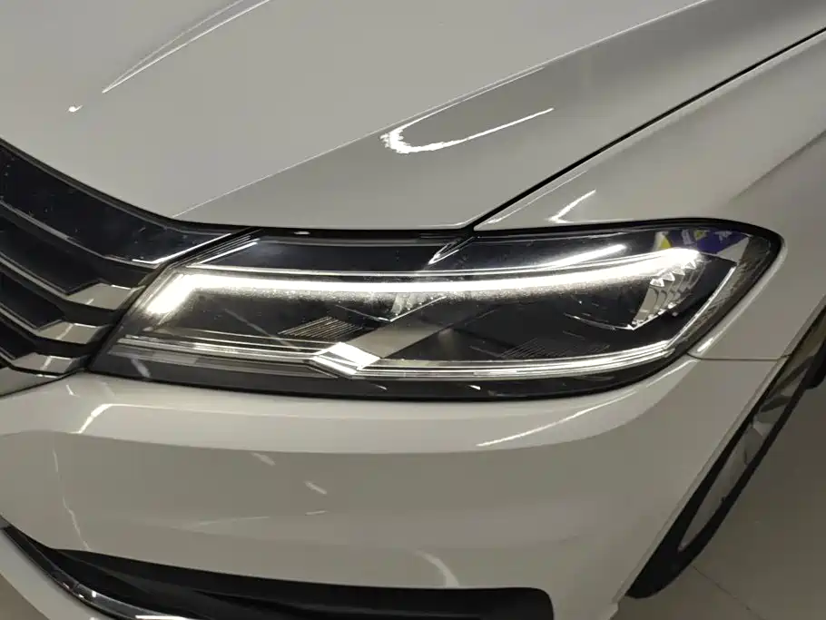 Volkswagen Lavida — миниатюра 5