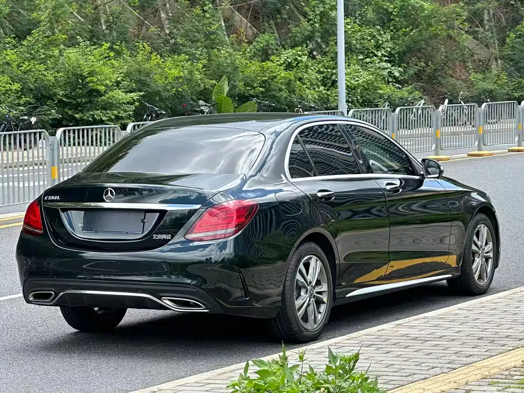 Mercedes-Benz C-Class — миниатюра 4