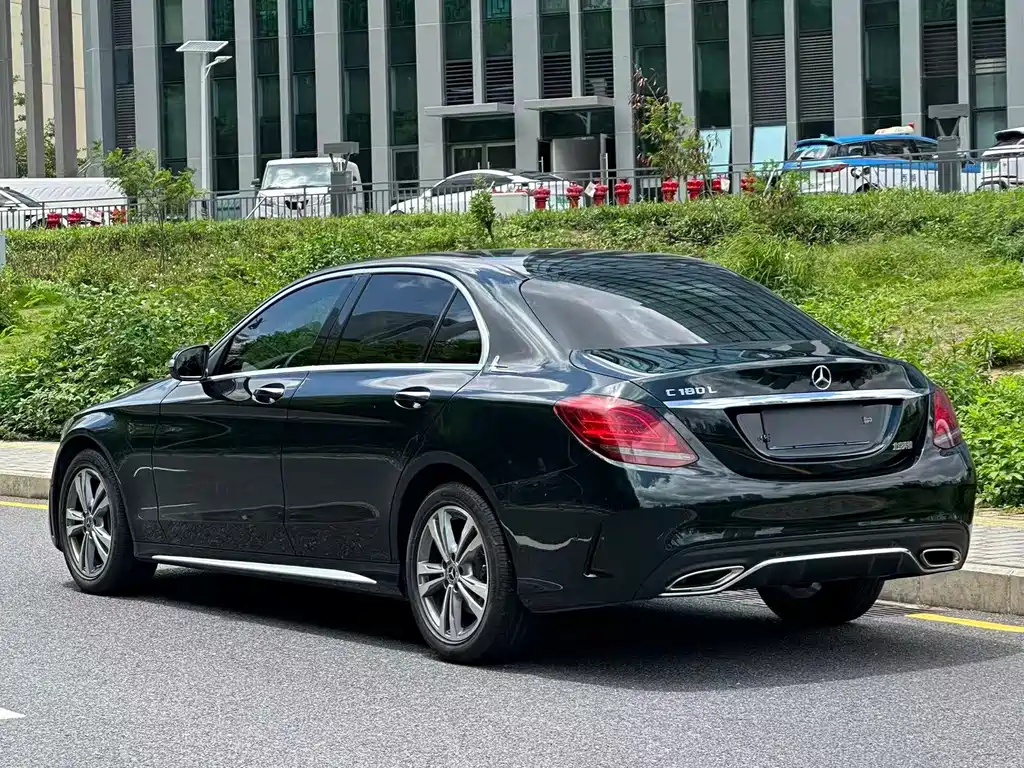 Mercedes-Benz C-Class — миниатюра 5