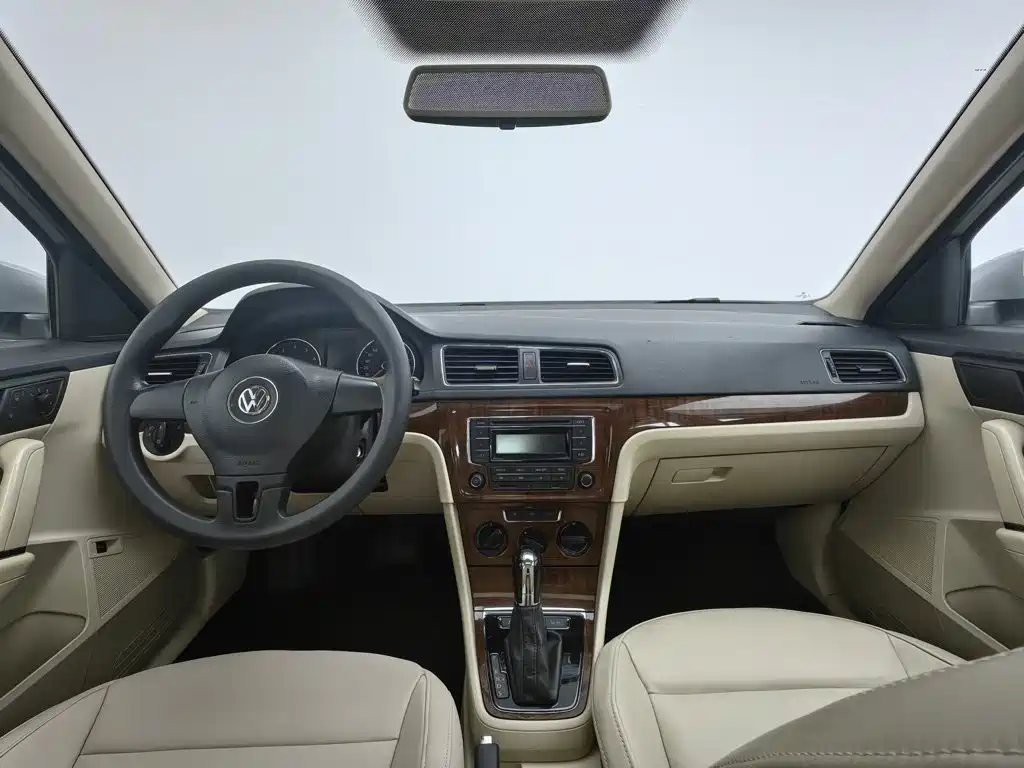 Volkswagen Lavida — миниатюра 5