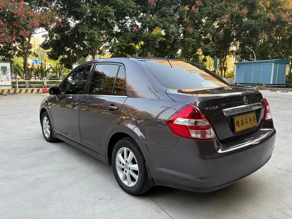 Nissan Tiida — миниатюра 5