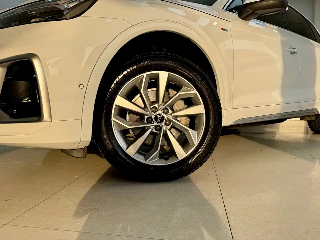 Audi Q5L — миниатюра 19