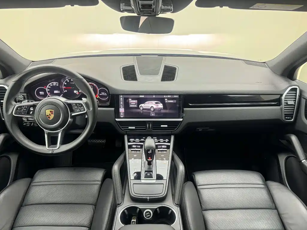 Porsche Cayenne — миниатюра 7
