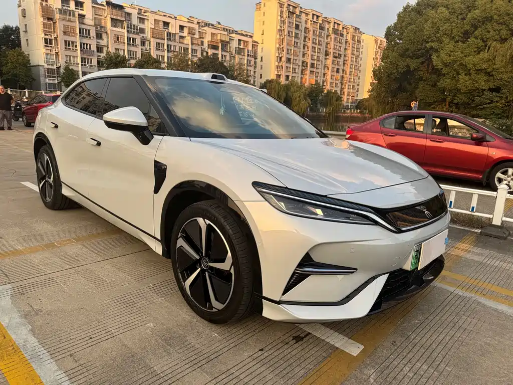 BYD L EV — миниатюра 8