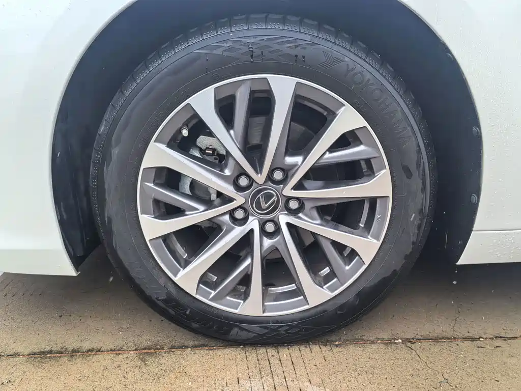 Lexus ES — миниатюра 38
