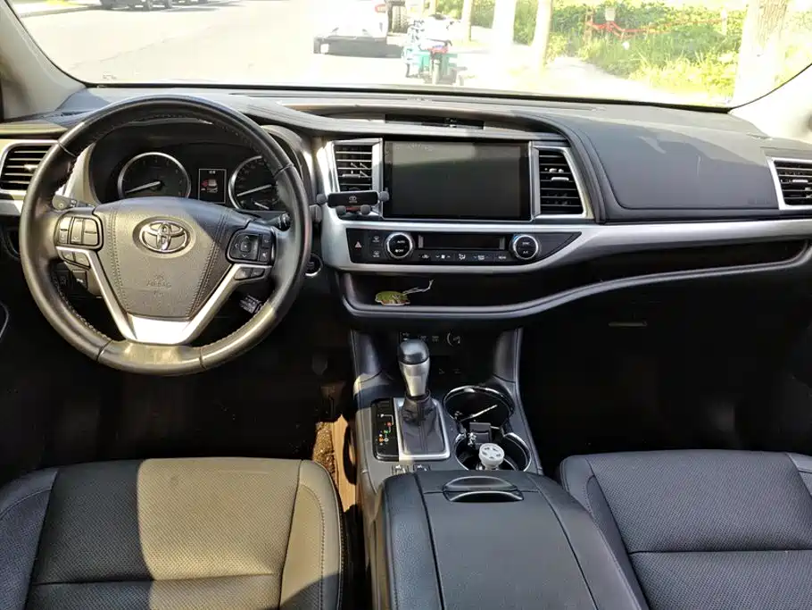Toyota Highlander — миниатюра 12