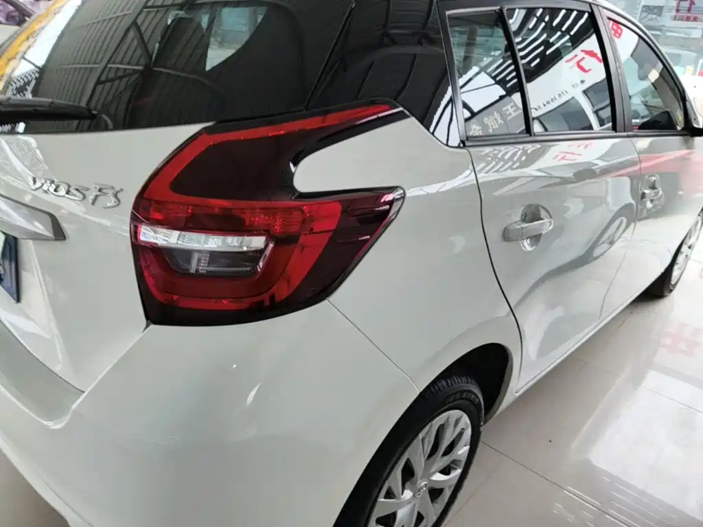 Toyota Vios FS — миниатюра 8