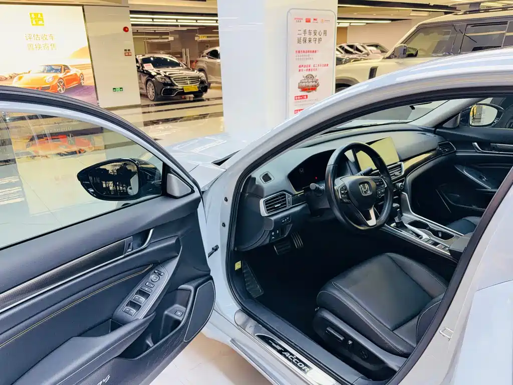 Honda Accord — миниатюра 9