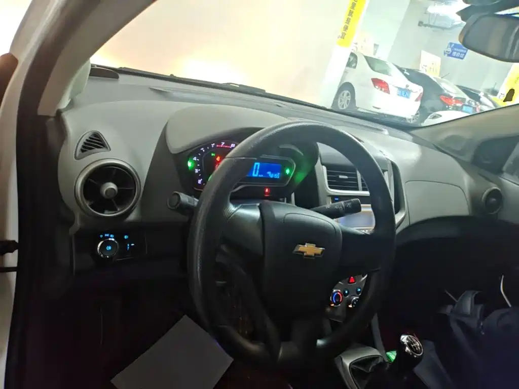 Chevrolet Aveo — миниатюра 10