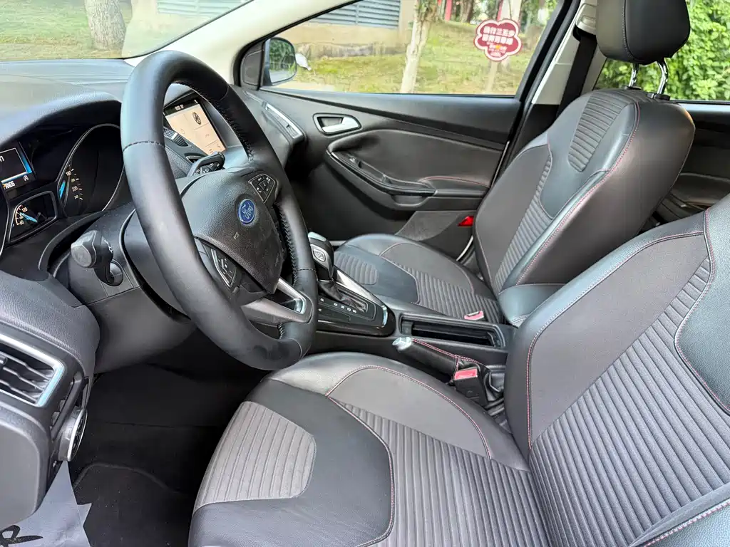 Ford Focus — миниатюра 7