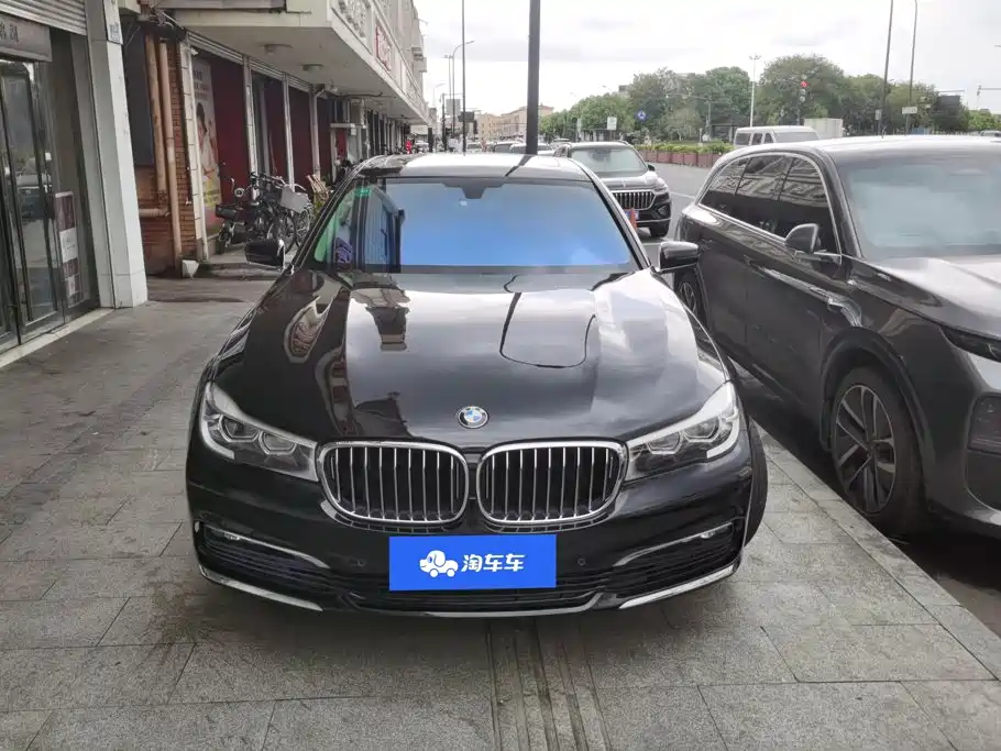 BMW 7 Series — миниатюра 2