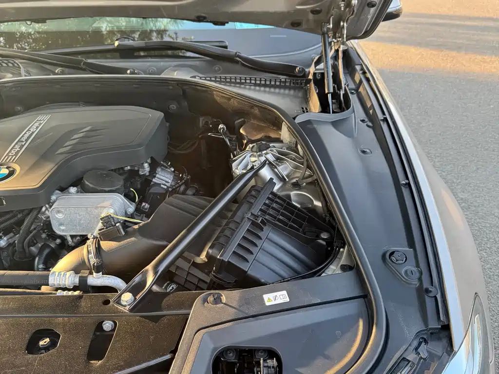 BMW 5 Series — миниатюра 23