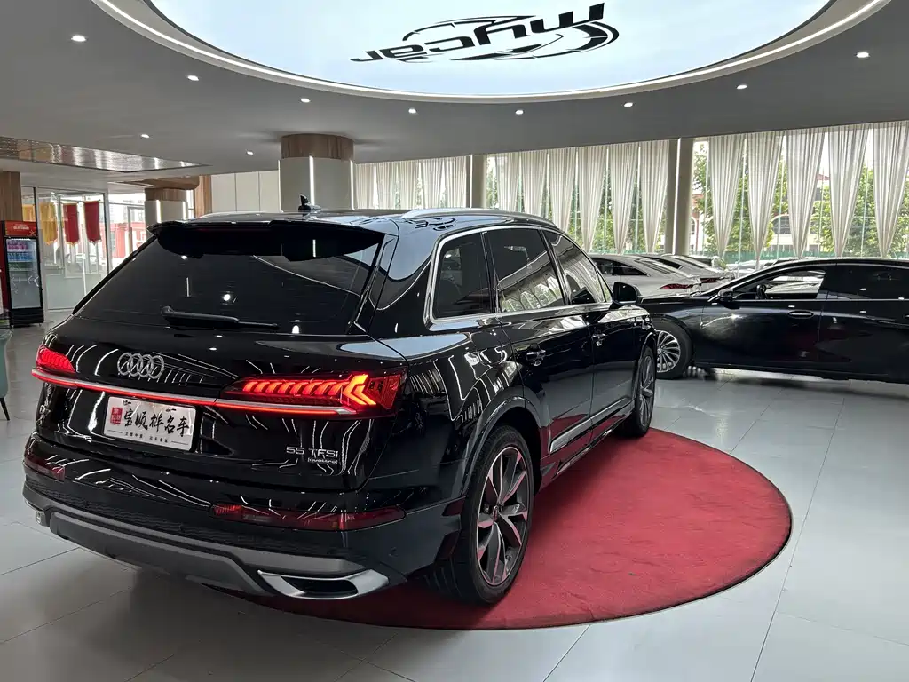 Audi Q7 — миниатюра 5