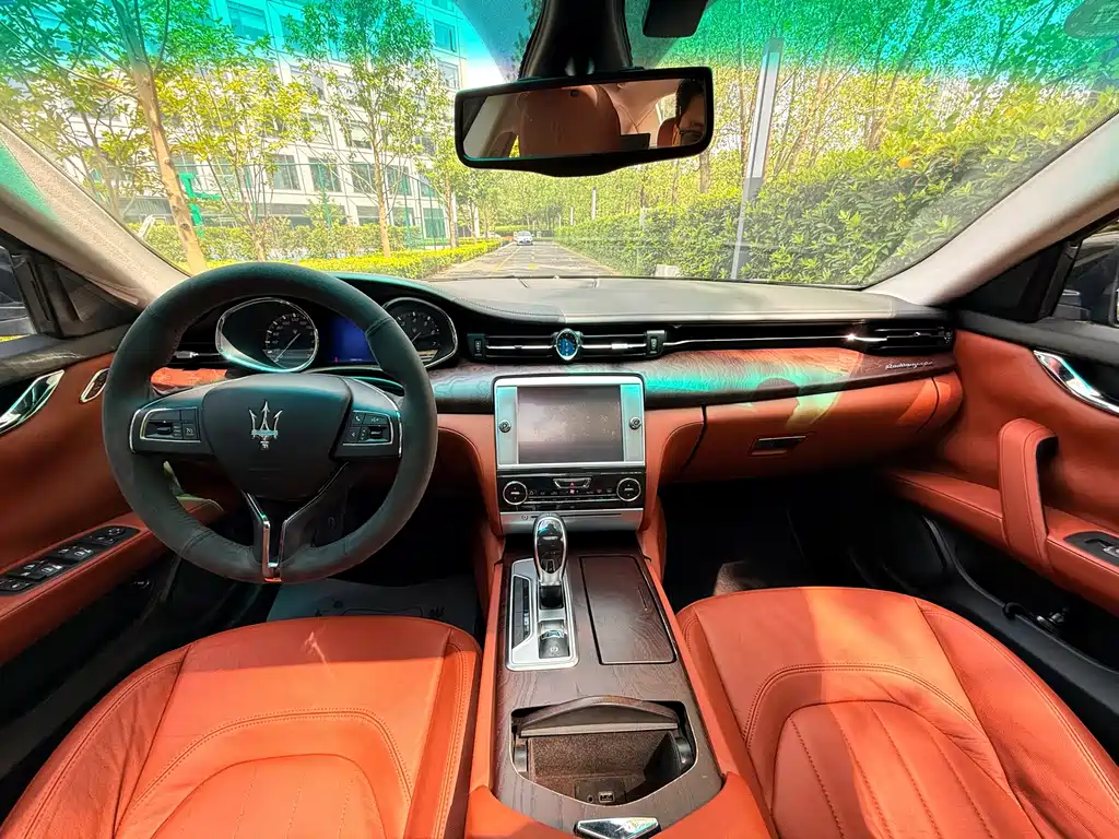 Maserati Quattroporte — миниатюра 9