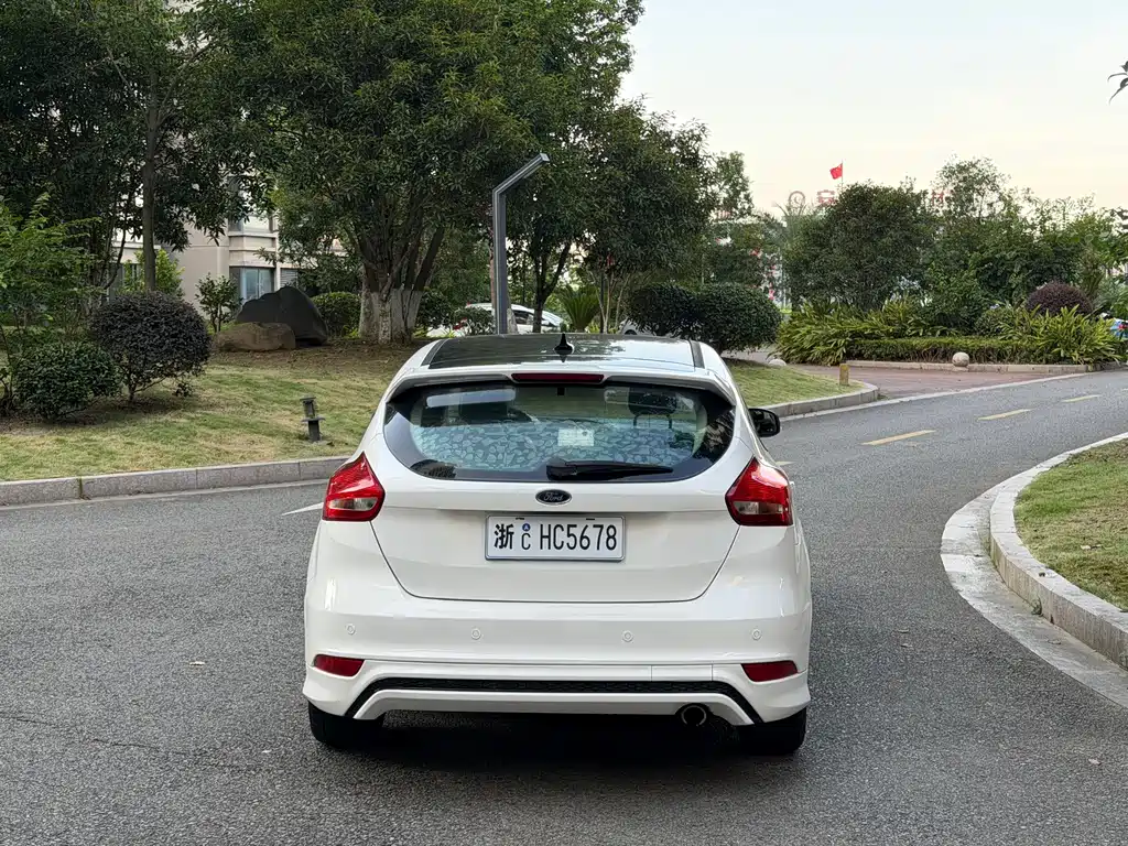 Ford Focus — миниатюра 5