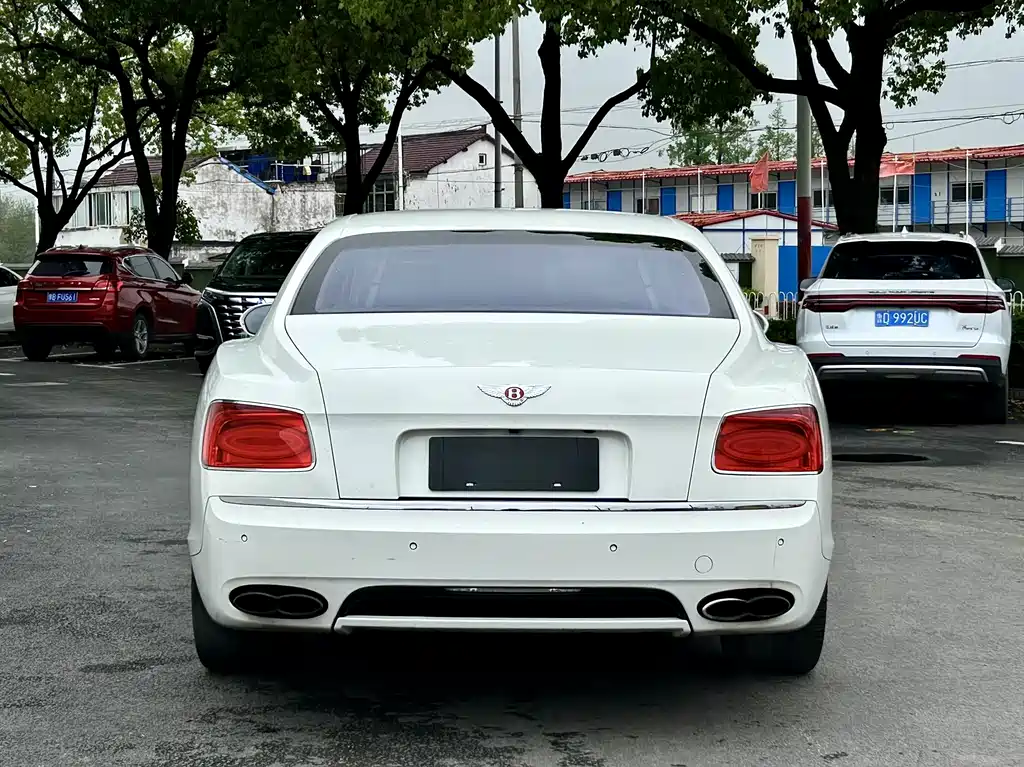 Bentley Flying Spur — миниатюра 4