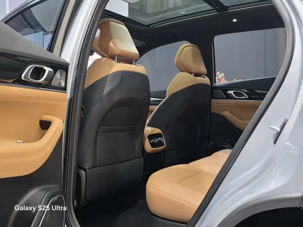 Geely Boyue L — миниатюра 5