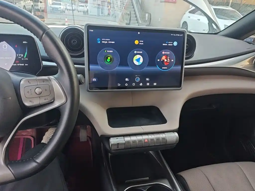 BYD Dolphin — миниатюра 13