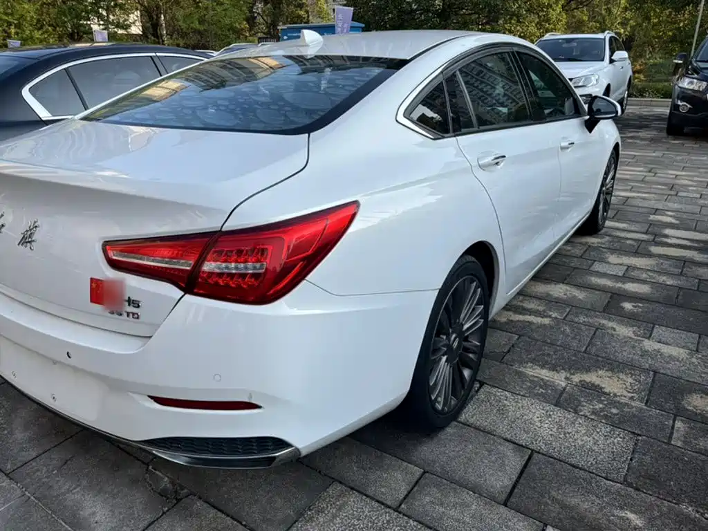 Hongqi Hongqi H5 — миниатюра 8