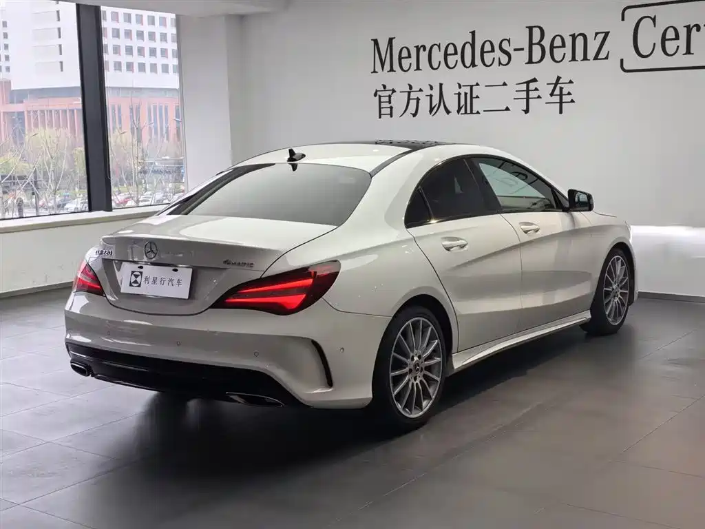 MERCEDES-BENZ CLA