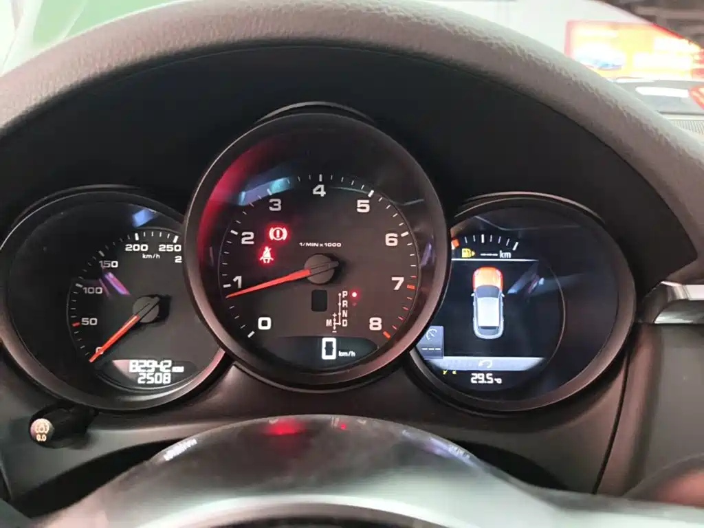 Porsche Macan — миниатюра 12