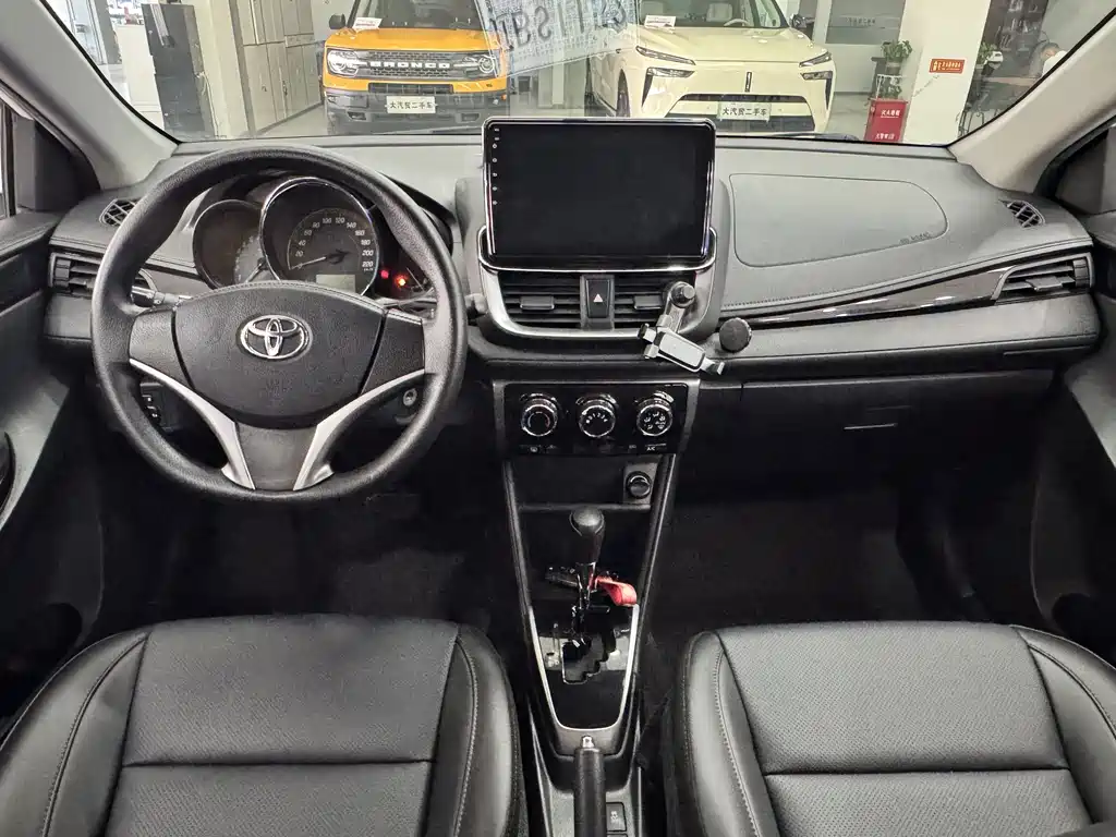 Toyota Yaris L — миниатюра 8