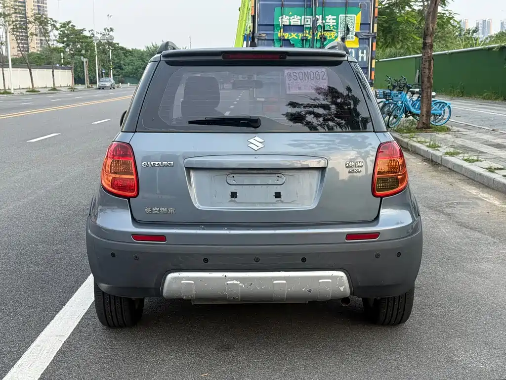 Suzuki SX4 — миниатюра 8