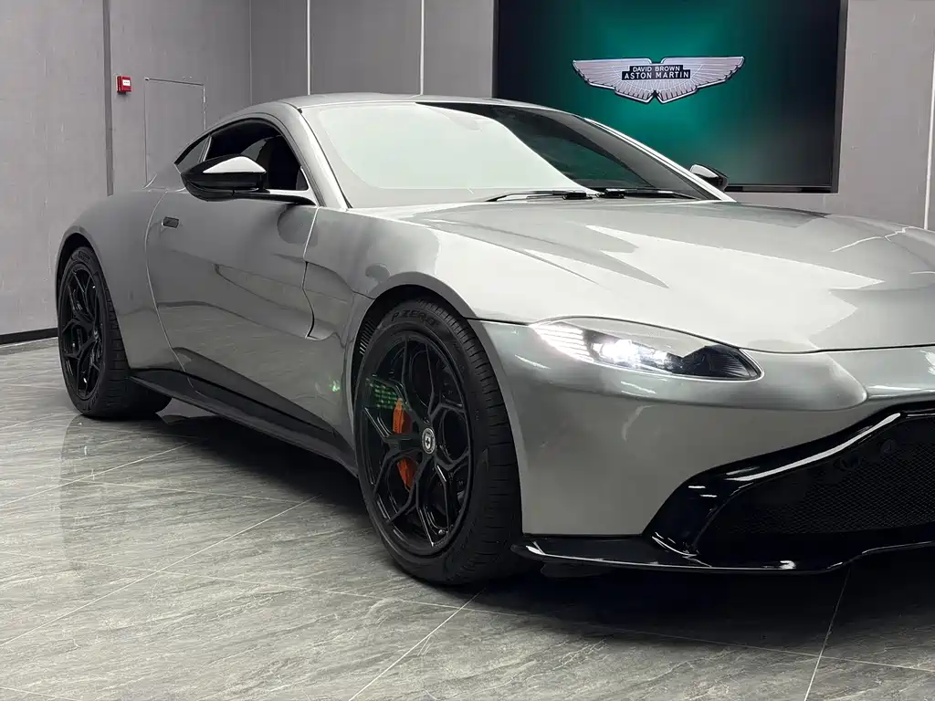 Aston Martin V8 Vantage — миниатюра 2