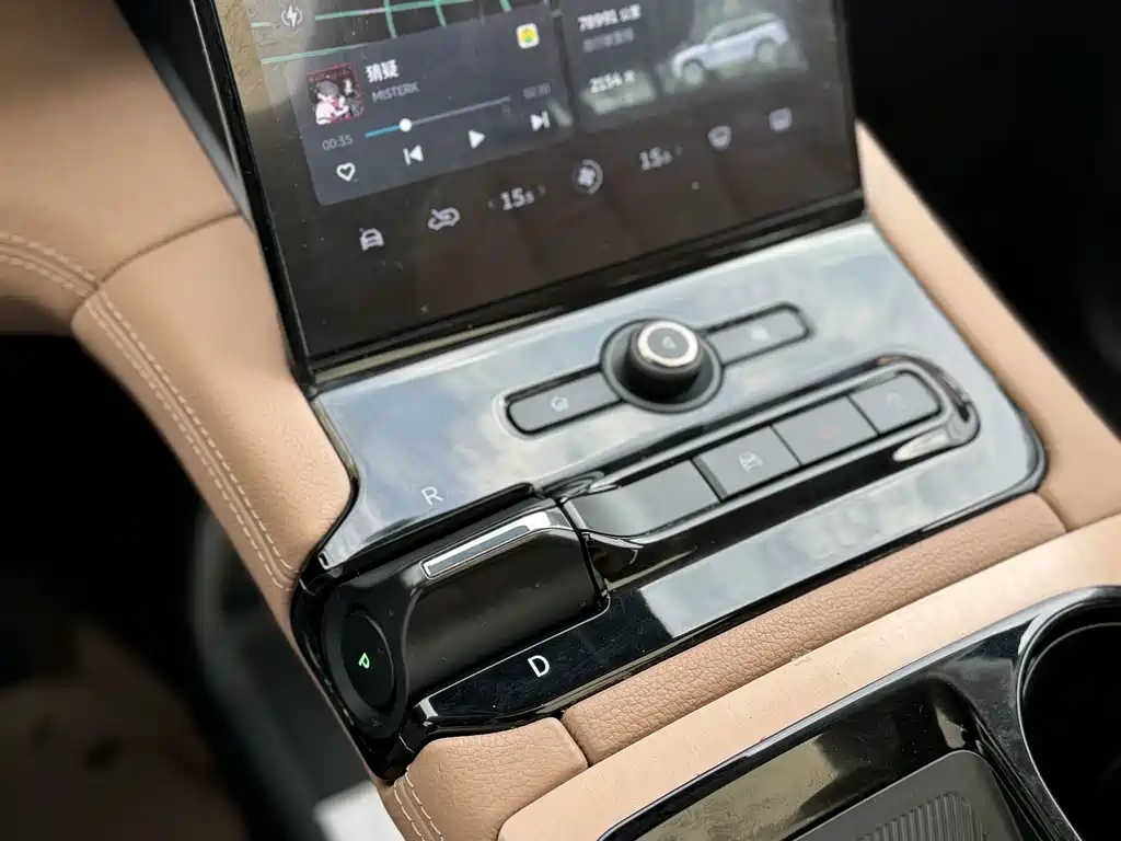 NIO ES8 — миниатюра 21