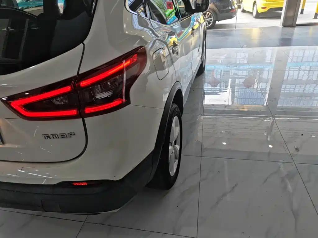 Nissan Qashqai — миниатюра 8