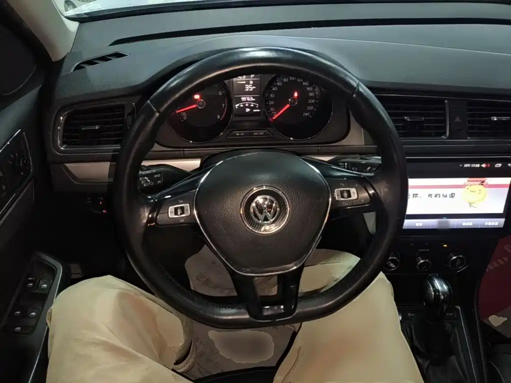 Volkswagen Lavida — миниатюра 11